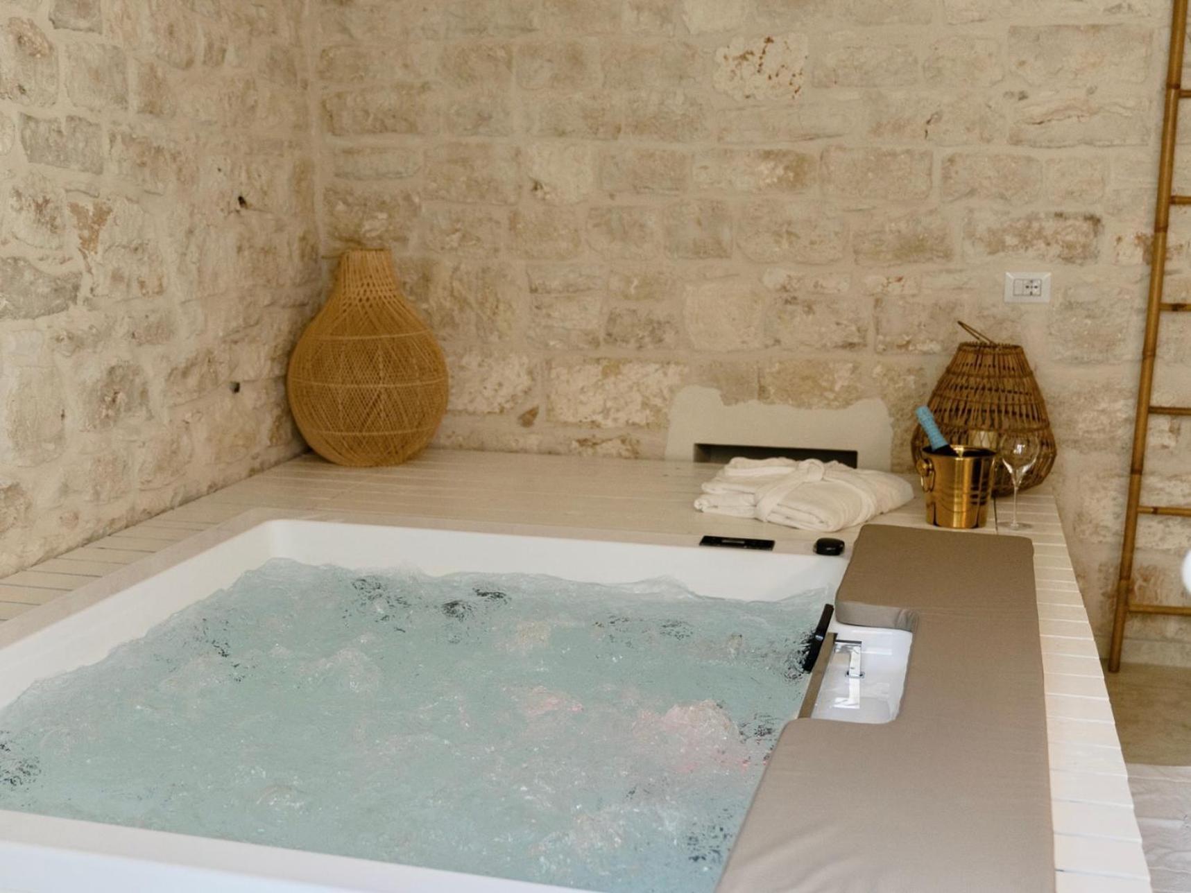 Aurluna Luxury Suites Bari Exterior photo